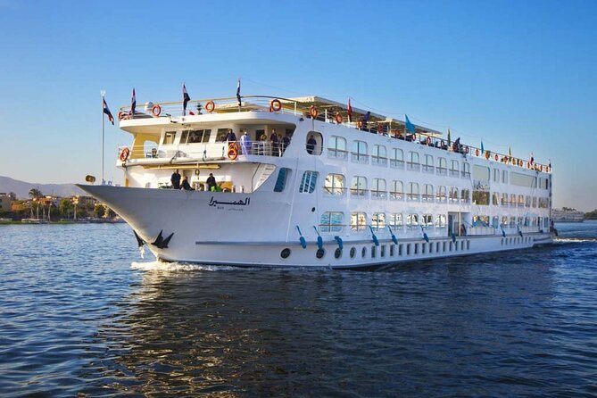 Deluxe journey on the Nile